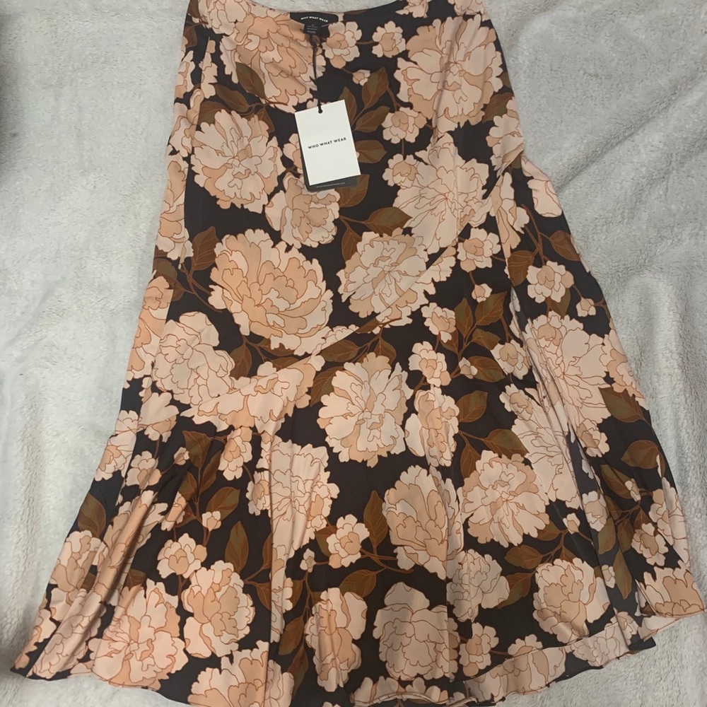 Last chance 🔥🔥 NWT! Who what wear skirt! - Picture 2 of 3
